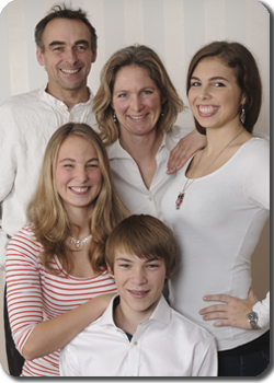 Familie Stoltenberg-Frick, Angus-Hof